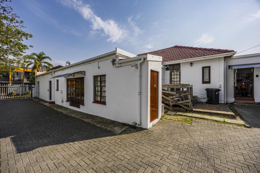 Commercial Property for Sale in Vincent Eastern Cape